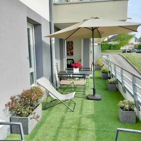 Le Domaine Réservé , Parking Et écrin De Verdure Amiens