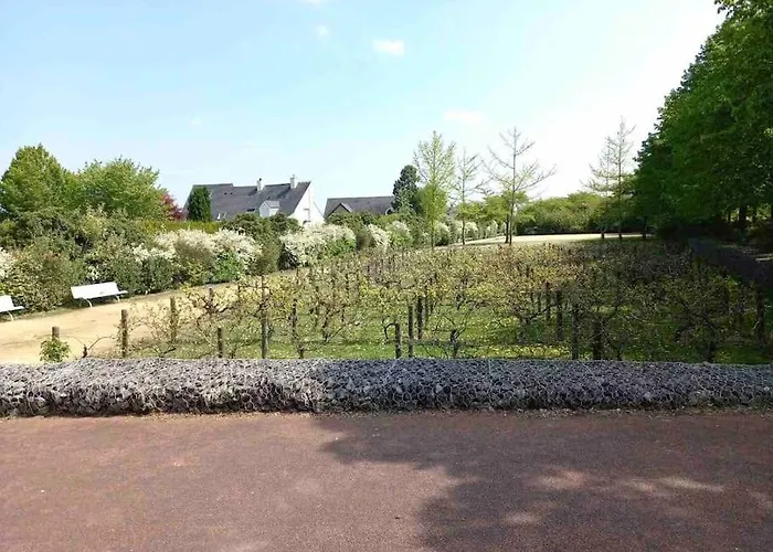 Le Domaine Réservé , Parking Et écrin De Verdure Appartement Amiens