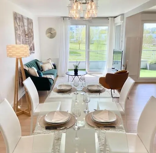 Le Domaine Réservé , Parking Et écrin De Verdure *