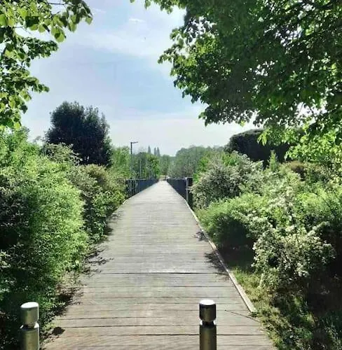Le Domaine Réservé , Parking Et écrin De Verdure Amiens